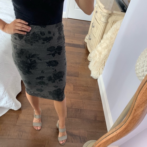 Garage Grey Floral Pattern Midi Skirt - Picture 4 of 7